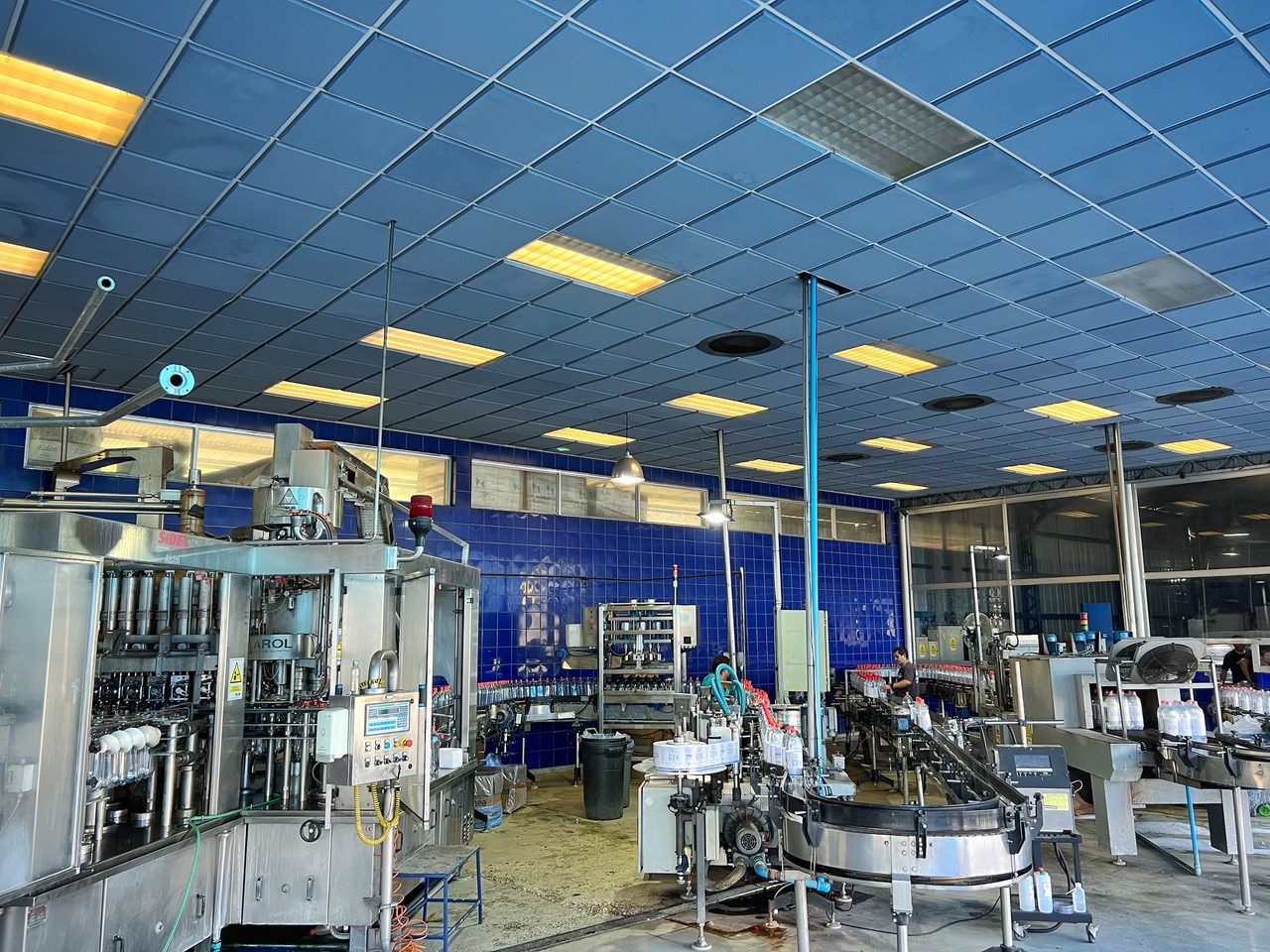 Sala de máquinas de la embotelladora